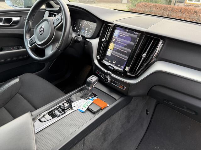 Volvo XC60 2.0 D4 AWD Momentum AUTOMAAT/XENON/NAVI