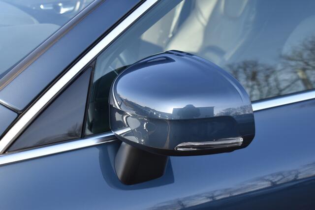 Volvo XC60 T6 340PK AWD Business Pro | Trekhaak | Luchtvering | Camera | Panodak | 19" LMV | Stoelverwarming