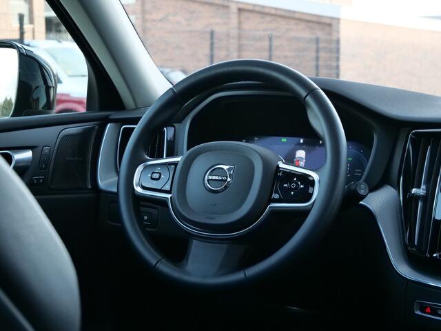 Volvo XC60 2.0 T6 Plug-in hybrid AWD Plus Bright 350 Pk Automaat Navi / DAB / Leer / Apple Carplay / Pano-dak / Winterpakket