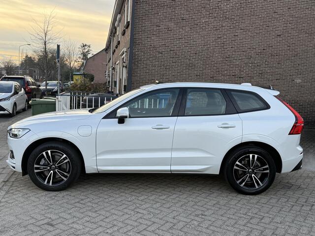 Volvo XC60 2.0 T8 407 pk AWD Luchtvering, Panoramadak
