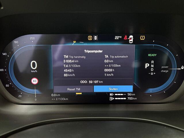 Volvo XC60 T6 Recharge AWD Plus Dark - Panorama/schuifdak - IntelliSafe Assist & Surround - 360º Camera - Verwarmde voorstoelen, stuur & achterbank - Parkeersensoren voor & achter - Elektr. bedienb. voorstoelen met geheugen - Draadloze tel. lader - Elektr. inklapbar