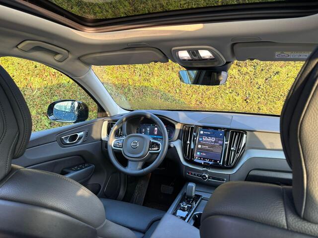Volvo XC60 2.0 T6 Plug-in hybrid AWD Plus Dark | Panoramadak | Trekhaak | 360 Camera | Stoel & Stuur Verwarming |