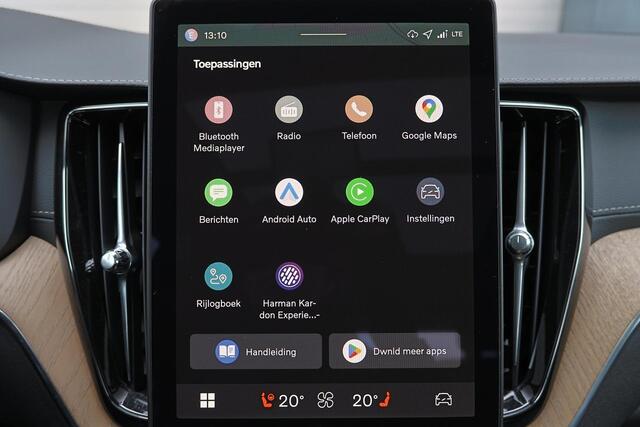 Volvo XC60 T6 Recharge AWD Ultra Dark - Luchtvering - Panorama/schuifdak - IntelliSafe Assist & Surround - 360º Camera - Harman/Kardon audio - Adaptieve LED koplampen - Verwarmde voorstoelen, stuur & achterbank - Parkeersensoren voor & achter - Elektr. bedienb. voor