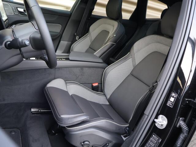 Volvo XC60 T6 Plug-in hybrid AWD Ultra Black Edition | Uit voorraad leverbaar | Harman Kardon | Panoramadak