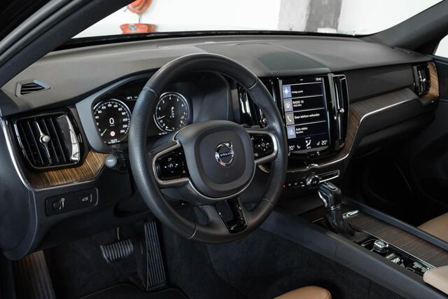 Volvo XC60 T5 Automaat AWD Inscription | Parkeersensoren voor + achter | Semi-Electrische wegklapbare trekhaak | Elektrische bestuurdersstoel | Verwarmbare voorstoelen | Apple carplay/Android auto | Elektrische achterklep | DAB | 19 inch Lichtmetalen velgen |