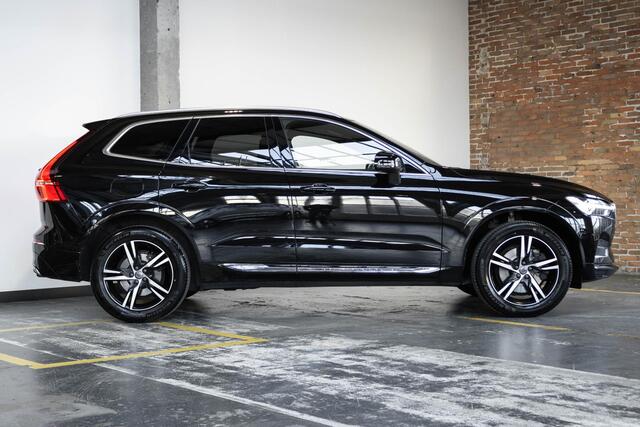 Volvo XC60 T5 Automaat AWD Inscription | Parkeersensoren voor + achter | Semi-Electrische wegklapbare trekhaak | Elektrische bestuurdersstoel | Verwarmbare voorstoelen | Apple carplay/Android auto | Elektrische achterklep | DAB | 19 inch Lichtmetalen velgen |