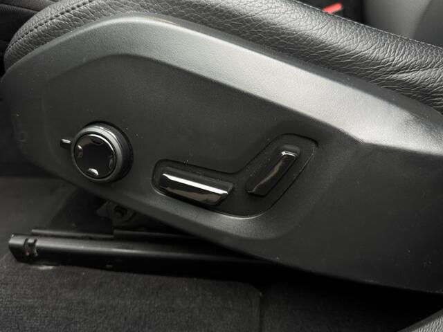 Volvo XC60 2.0 T6 AWD Core Bright 390PK | Long Range Recharge | Panoramadak