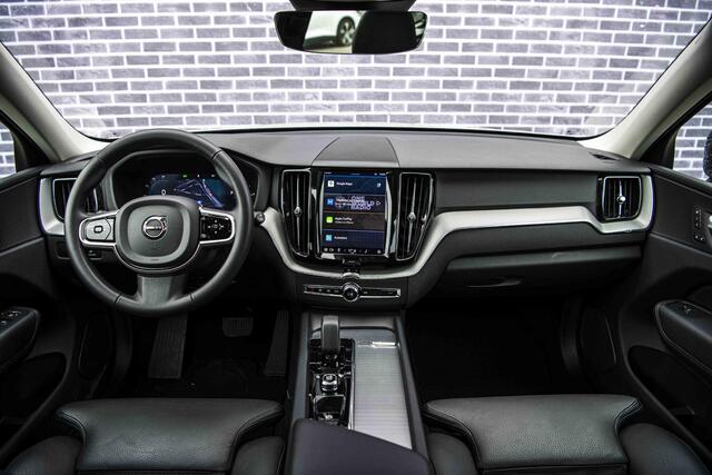 Volvo XC60 2.0 T6 Plug-in hybrid AWD Plus Dark | 360 Camera | Schuif-/Kanteldak | Stoel-/Stuurverwarming | Adaptieve Cruise Control | Trekhaak |