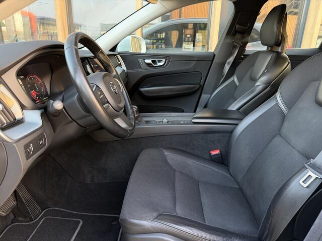 Volvo XC60 2.0 T5 AWD Momentum | Carplay | Navi | PDC voor | Stoelverwarmin