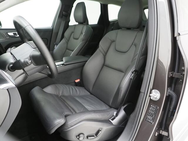 Volvo XC60 2.0 T6 Plug-in hybrid AWD Ultimate Dark Long Range | Panoramadak | Pilot Assist | Harman/Kardon | Head Up | Camera | Keyless | Carplay