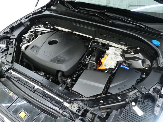 Volvo XC60 2.0 T6 Plug-in hybrid AWD Ultimate Dark Long Range | Panoramadak | Pilot Assist | Harman/Kardon | Head Up | Camera | Keyless | Carplay