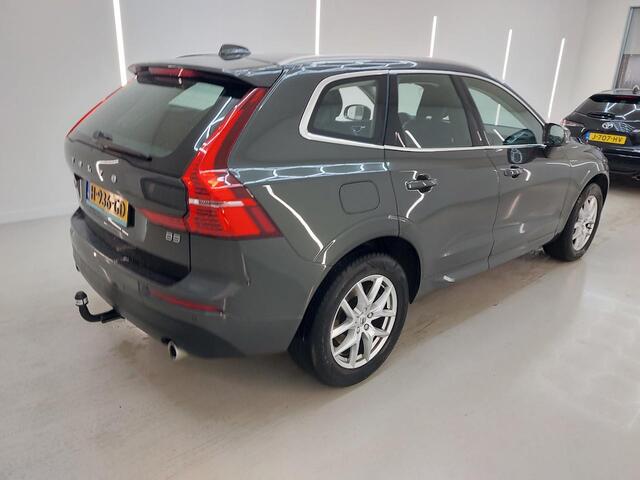 Volvo XC60 2.0 B5 AWD Momentum Pro Luxury Hybrid / PanoramaDak / Trekhaak / Navi / Head-Up / DakRails