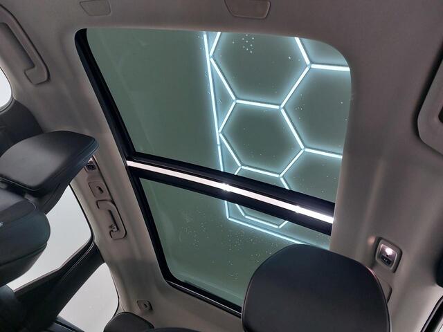 Volvo XC60 2.0 B5 AWD Momentum Pro Luxury Hybrid / PanoramaDak / Trekhaak / Navi / Head-Up / DakRails