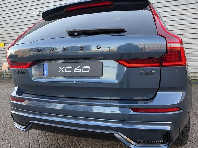 Volvo XC60 2.0 T6 Plug-in hybrid AWD Plus Black Edition / Nieuw uit voorraad / 21" Glossy Black / head-up display / elektrisch glazen panorama-dak /