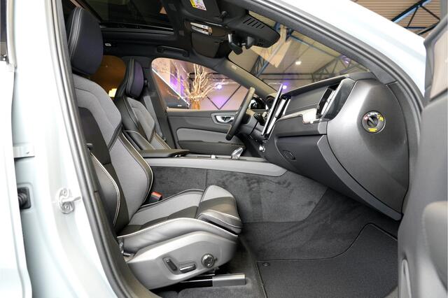 Volvo XC60 2.0 T8 AWD 335kW/456pk Aut8 MJ2026 Plug-in hybrid Ultra Black Edition HARMAN/KARDON + PANORAMADAK + BLIS + HEAD-UP + PILOT ASSIST + STOELVERWARMING V&A + ADAPT.CRUISE + GOOGLE DASH&SERVICES + STUURVERWARMING + 360 CAMERA + 21" LM-VELGEN!!