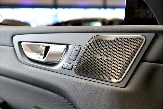 Volvo XC60 2.0 T8 AWD 335kW/456pk Aut8 MJ2026 Plug-in hybrid Ultra Black Edition HARMAN/KARDON + PANORAMADAK + BLIS + HEAD-UP + PILOT ASSIST + STOELVERWARMING V&A + ADAPT.CRUISE + GOOGLE DASH&SERVICES + STUURVERWARMING + 360 CAMERA + 21" LM-VELGEN!!
