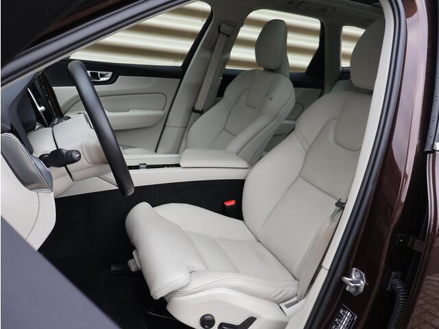 Volvo XC60 Recharge T6 AWD Business Pro | Pilot assist | BLIS | Stoel- stuurverwarming