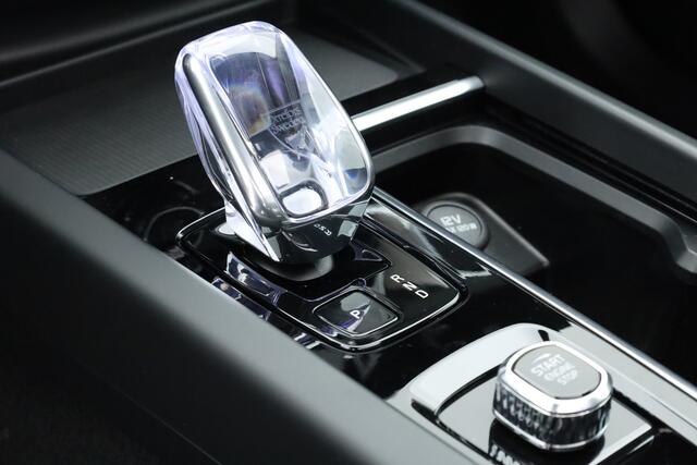 Volvo XC60 2.0 T8 Plug-in hybrid AWD Plus Dark | Luchtvering | Pano | Dig. Cockpit | Bowers/Wilkens | Bliss | HUD | Ventilatie | Stuur-Stoelverw. | 360*+PDC | Elek. Klep | 21'' V