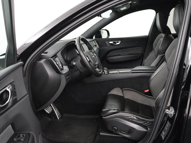 Volvo XC60 2.0 T6 Plug-in hybrid AWD R-Design | Panoramadak | Trekhaak| Stoelverwarming | Camera | Adaptive cruise | Half leder | Carplay | Memory | Navigatie | Keyless | Facelift Model | PHEV