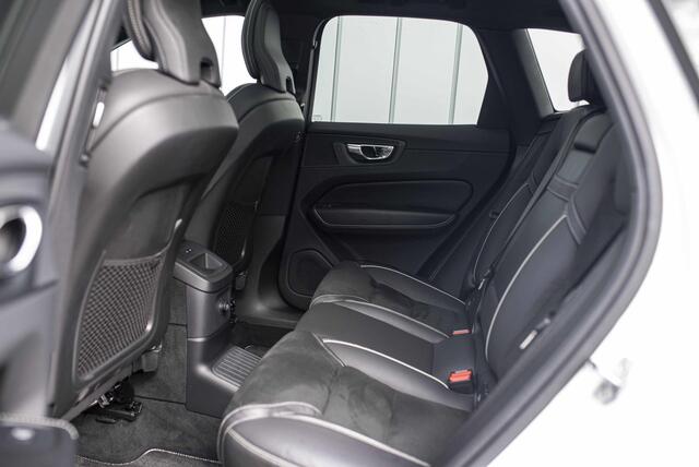 Volvo XC60 T8 Twin Engine AWD R-Design | 360 Camera | Trekhaak | elektrisch bedienbaar panorama dak | Adapt. cruise | Elektr bed stoelen + geheugen | Adapt LED verlichting | Stoel-stuur-achterbankverw | BLIS | Apple car play/Android auto |