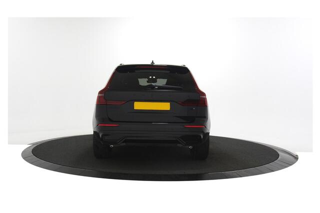 Volvo XC60 2.0 T8 Plug-in Hybrid AWD Plus Black Edition | PHEV | Panoramadak | Achteruitrijcamera | Harman Kardon Audio | Lichtmetalen Velgen 21 inch | Sportstoelen | Keyless Entry | Stuur- / Stoelverwarming | Keyless | Navigatie | Apple Carplay | Android Auto