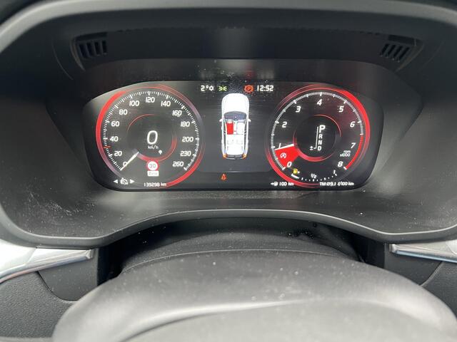 Volvo XC60 2.0 T5 Momentum | Leder | Zitvlakverlengers | Trekhaak | Panoramisch schuif/kanteldak | Adaptieve Cruise Control | NL-Auto |