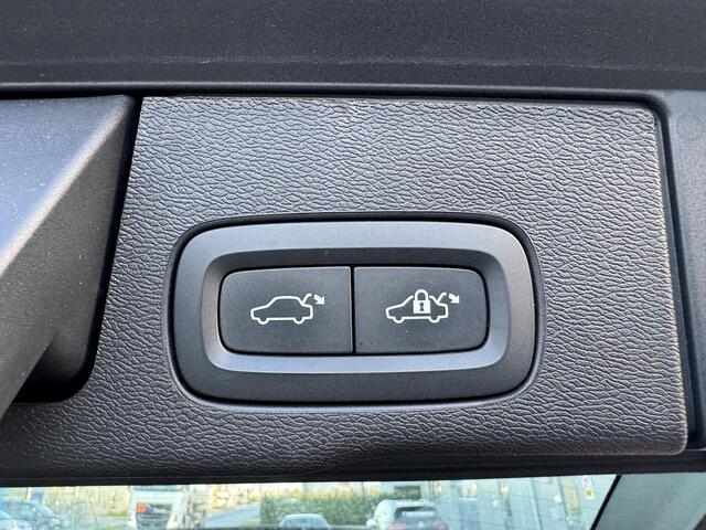 Volvo XC60 2.0 T6 Plug-in hybrid AWD Inscription 360 Camera | 350 PK | Panorama | Trekhaak | Elektrische Stoelen