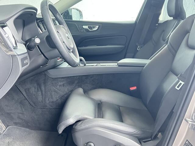 Volvo XC60 2.0 T6 Plug-in hybrid 350 pk AWD Plus Dark Navigatie Panoramadak Standkachel Elek Comfortstoelen Harman Kardon Leder Stoelverwarming v+a Camera Carplay 20 Inch Velgen Extra Getint Glas Long Range Bright Dusk Metallic 1e Eigenaar