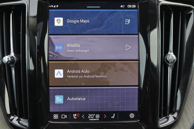 Volvo XC60 T8 Recharge AWD Ultimate Dark - Luchtvering - Panorama/schuifdak - IntelliSafe Assist & Surround - 360º Camera - Bowers & Wilkins audio - Verwarmde voorstoelen, stuur & achterbank - Parkeersensoren voor & achter - Elektr. bedienb. voorstoelen met geheugen