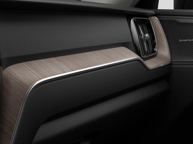 Volvo XC60 2.0 T6 Plug-in hybrid AWD Plus Dark Automaat / Panoramadak / Head-up display / 360* camera / 20" velgen / MY2026