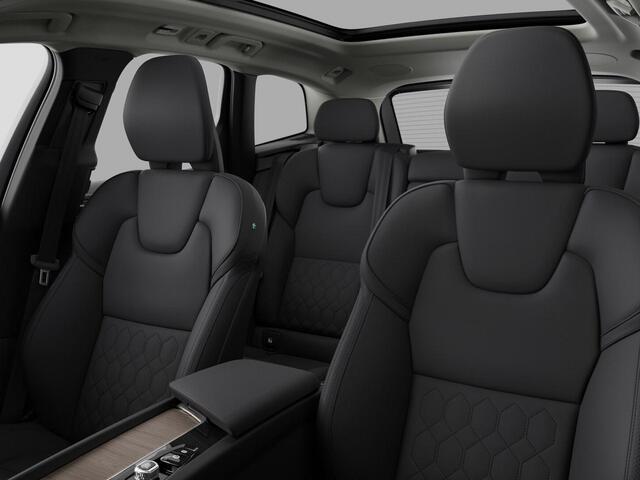 Volvo XC60 2.0 T6 Plug-in hybrid AWD Plus Dark Automaat / Panoramadak / Head-up display / 360* camera / 20" velgen / MY2026