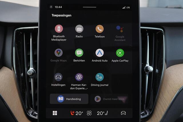 Volvo XC60 T6 Recharge AWD Plus Bright - Panorama/schuifdak - IntelliSafe Assist & Surround - 360º Camera - Harman/Kardon audio - Adaptieve LED koplampen - Verwarmde voorstoelen, stuur & achterbank - Parkeersensoren voor & achter - Elektr. bedienb. voorstoelen met g