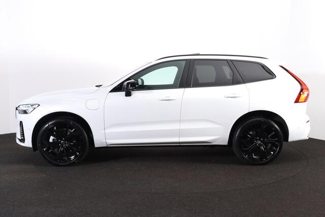 Volvo XC60 T8 Recharge AWD Plus Black Edition - Panorama/schuifdak - IntelliSafe Assist & Surround - 360º Camera - Harman/Kardon audio - Adaptieve LED koplampen - Verwarmde voorstoelen, stuur & achterbank - Parkeersensoren voor & achter - Elektr. bedienb. voorstoele