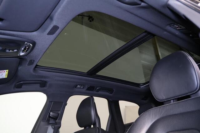 Volvo XC60 T5 AWD R-Design - Panorama/schuifdak - IntelliSafe Assist & Surround - Adaptieve LED koplampen - Parkeercamera achter - Verwarmde voorstoelen, stuur & achterbank - Parkeersensoren voor & achter - Elektr. bedienb. bestuurdersstoel met geheugen - Schakelpad