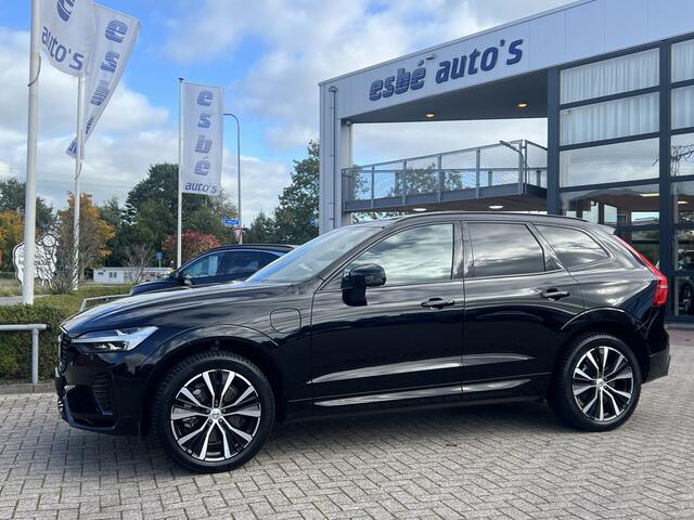 Volvo XC60 2.0 T6 Plug-in hybrid 350 PK AWD Ultimate Dark Trekhaak Panoramadak Navi Camera Caplay Pilot Assist Harman Kardon Elek Stoelen Stoel + Stuur Verwarming Head- Up Getint Glas Long Range R-Design Michelin All-Season banden