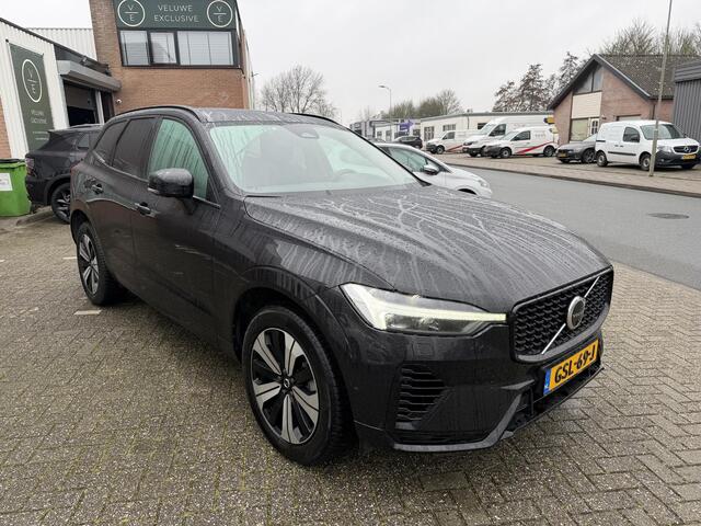 Volvo XC60 2.0 T6 Plug-in hybrid AWD Dark | Pano | Trekhaak | 360 Camera | Harman & Kardon | Leder |