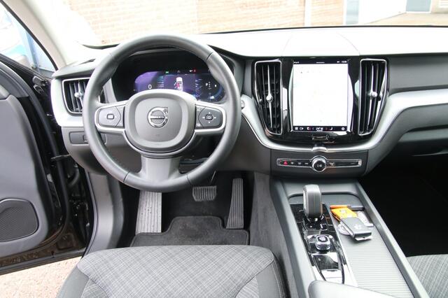 Volvo XC60 2.0 B4 Momen Bns