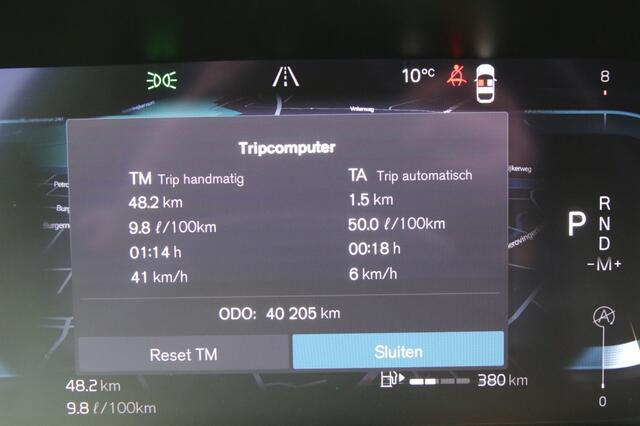 Volvo XC60 2.0 B4 Momen Bns