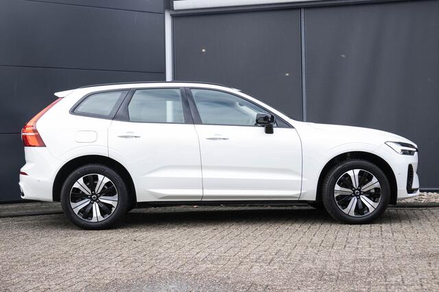 Volvo XC60 T6 Plug-in hybrid AWD Plus Dark | Trekhaak | Rondom zichtcamera | Verwarmbare voorstoelen+stuurwiel+achterbank | Premium audio by Harman Kardon | 19 inch Lichtmetalen velgen
