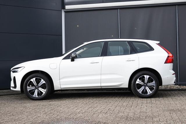 Volvo XC60 T6 Plug-in hybrid AWD Plus Dark | Trekhaak | Rondom zichtcamera | Verwarmbare voorstoelen+stuurwiel+achterbank | Premium audio by Harman Kardon | 19 inch Lichtmetalen velgen