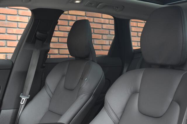 Volvo XC60 T6 350PK Plug-in hybrid AWD Plus Dark | Trekhaak | Lighting |