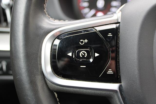 Volvo XC60 2.0 Recharge T6 AWD R-Design | Trekhaak | Adaptieve cruise | Panoramadak | H&K | Winterpack |