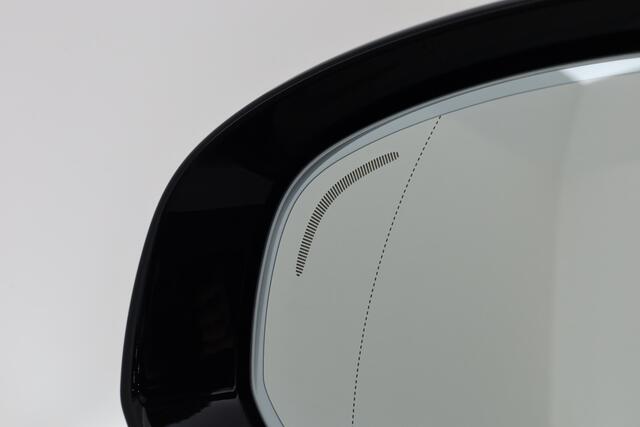 Volvo XC60 2.0 T8 Plug-in hybrid AWD Plus Dark | Dubbel Glas | massage | B&W audio | Luchtvering | Head up | Blis | ACC |