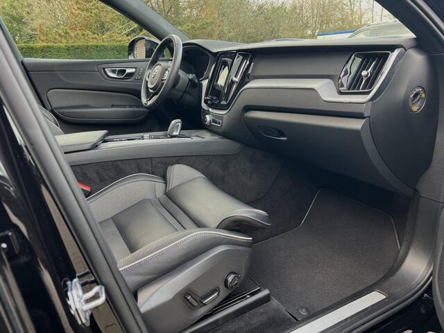 Volvo XC60 T6 AWD HYBRID R DESIGN PANO HK TREKHAAK HUD 22 INCH