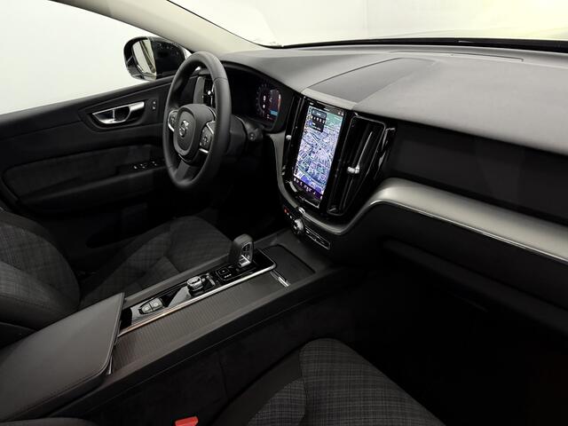 Volvo XC60 2.0 T6 Plug-in hybrid AWD Core Bright Panoramadak, Camera, Navi, Elektrische achterklep, Stoel/stuurverwarming, Verstelbare stoelen, Virtual desk, Elektrische trekhaak