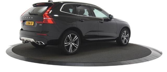 Volvo XC60 2.0 B5 Momentum Exclusive | Panoramadak | Head-Up Display | 360 Graden Camera | Lederen Bekleding | Lichtmetalen Velgen 19 inch | Harman Kardon Audio | Trekhaak | BLIS | Parkeersensoren