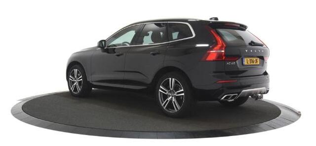 Volvo XC60 2.0 B5 Momentum Exclusive | Panoramadak | Head-Up Display | 360 Graden Camera | Lederen Bekleding | Lichtmetalen Velgen 19 inch | Harman Kardon Audio | Trekhaak | BLIS | Parkeersensoren