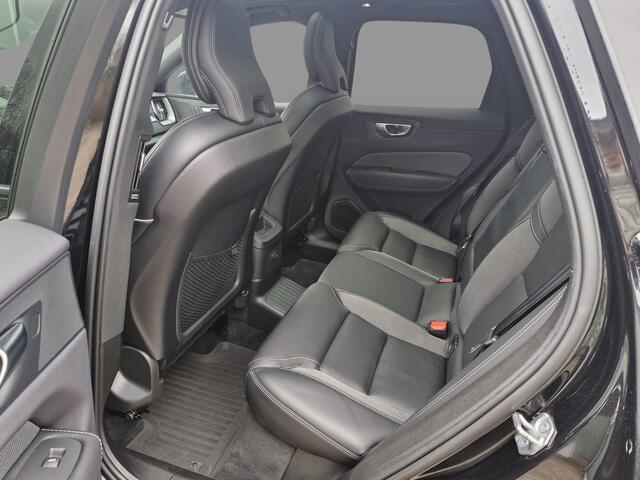 Volvo XC60 Plug-in Hybrid T6 AWD Plus Dark | Long Range | Trekhaak | Google Maps navigatie | Adaptive cruise control | Panoramadak | 21 inch velgen | Harman Kardon audio | Stoel- en stuurverwarming | Elektrische stoelverstelling | Actieve LED koplampen | Getint glas