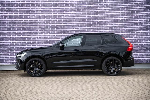 Volvo XC60 2.0 T6 Plug-in hybrid AWD Ultra Black Edition | Trekhaak | Adaptieve Cruise Control | Panoramadak | Harman Kardon Audio | Parkeercamera | Stoel-/Stuurverwarming | Dodehoek Detectie |