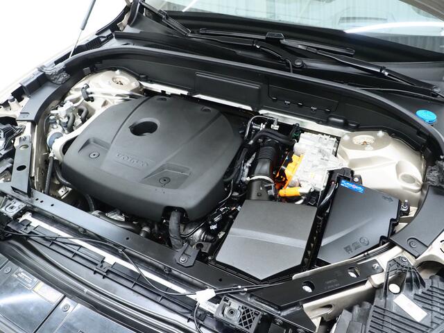 Volvo XC60 2.0 T6 Plug-in hybrid AWD Ultimate Dark Long Range | Panoramadak | Harman/Kardon | Pilot Assist | Keyless | HUD | Camera | Carplay